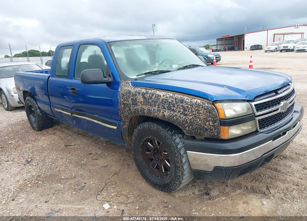 2004 CHEVROLET SILVERADO 1500 LS VIN: 2GCEC19V541146390