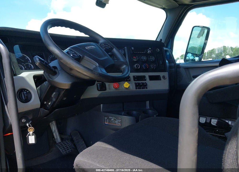 2018 FREIGHTLINER NEW CASCADIA 126 VIN: 3AKJHHDR6JSJR0842