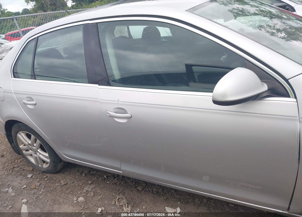 2007 VOLKSWAGEN JETTA VIN: 3VWEF71K77M166713