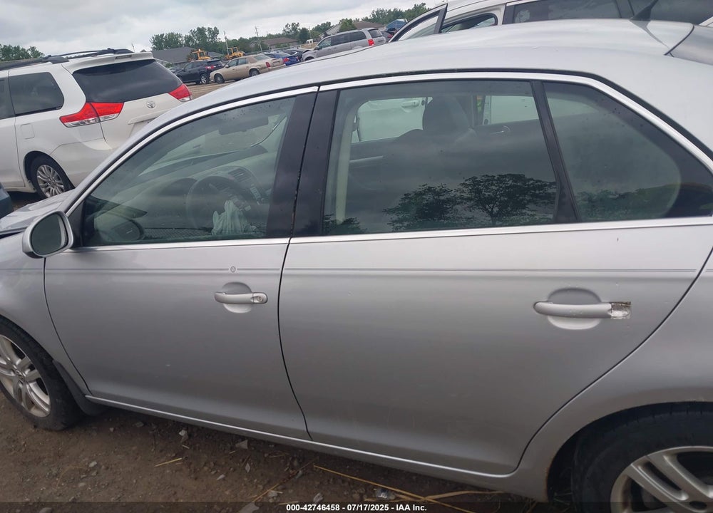 2007 VOLKSWAGEN JETTA VIN: 3VWEF71K77M166713