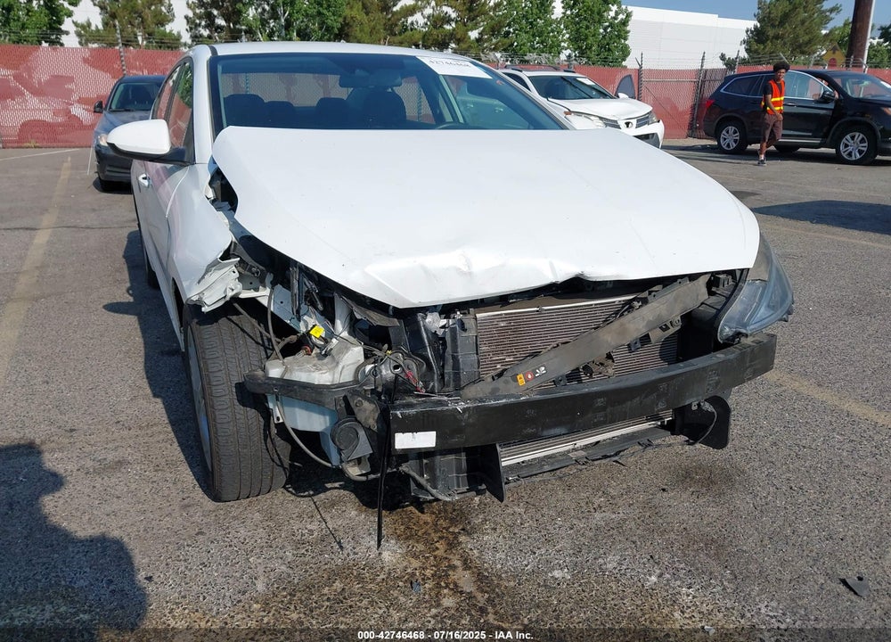 2020 HYUNDAI ELANTRA VIN: 5NPD84LF7LH589203