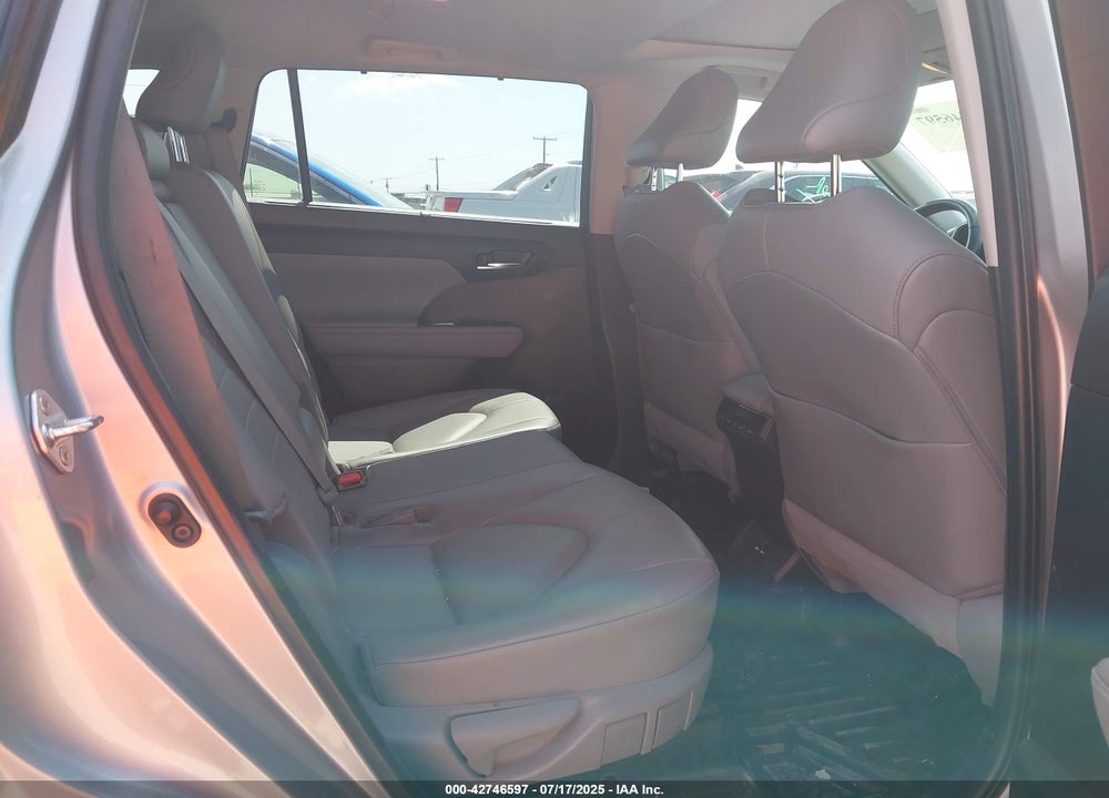 2021 TOYOTA HIGHLANDER VIN: 5TDGZRAH5MS085711