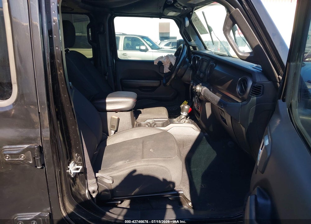 2018 JEEP WRANGLER UNLIMITED VIN: 1C4HJXDN3JW296399