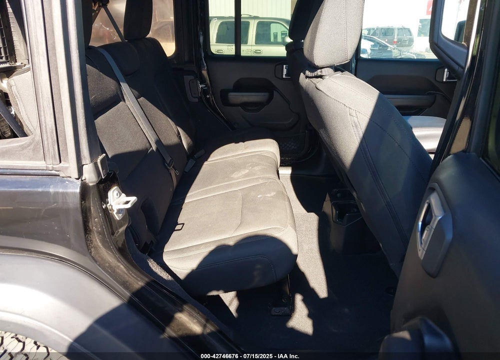 2018 JEEP WRANGLER UNLIMITED VIN: 1C4HJXDN3JW296399