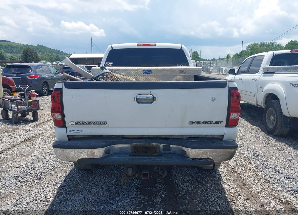 2005 CHEVROLET SILVERADO 2500HD LT VIN: 1GCHK23285F967353