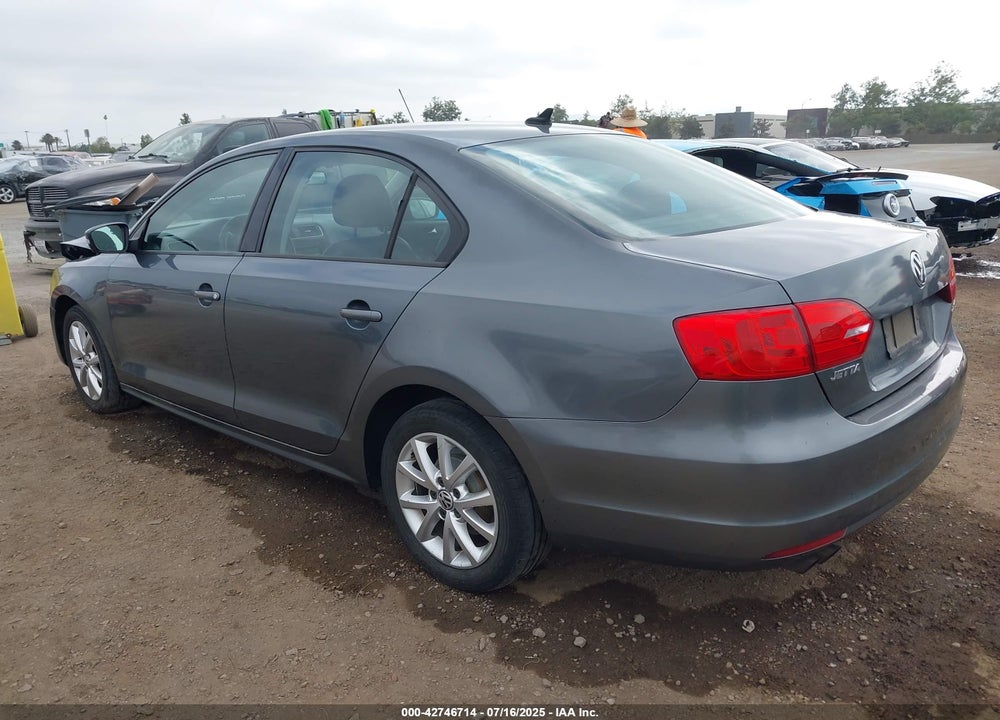 2011 VOLKSWAGEN JETTA VIN: 3VWDZ7AJ9BM325475