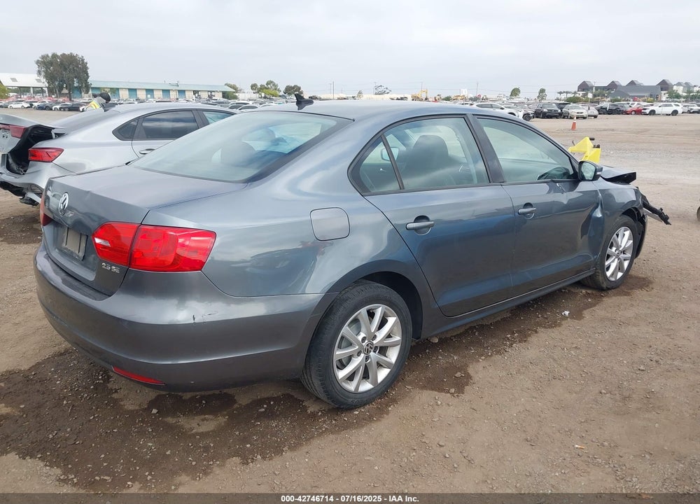 2011 VOLKSWAGEN JETTA VIN: 3VWDZ7AJ9BM325475
