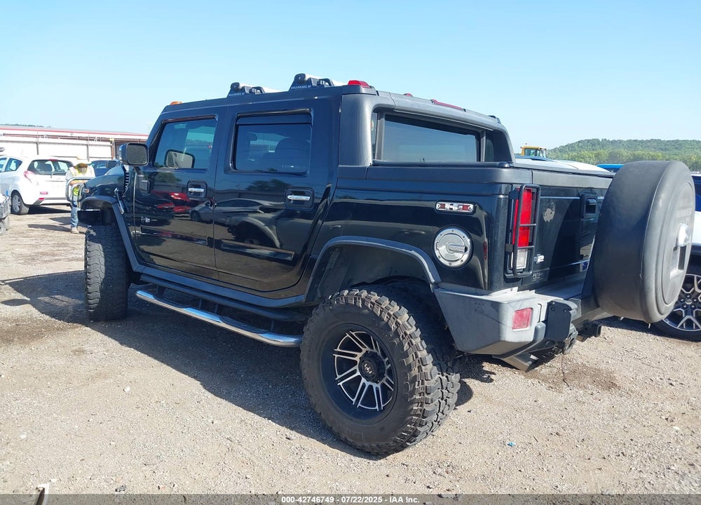 2005 HUMMER H2 SUT VIN: 5GRGN22U75H127380