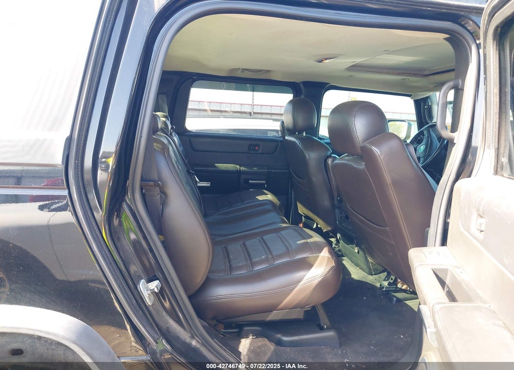 2005 HUMMER H2 SUT VIN: 5GRGN22U75H127380