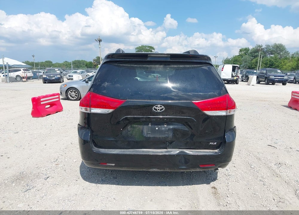 2014 TOYOTA SIENNA VIN: 5TDYK3DC2ES466214