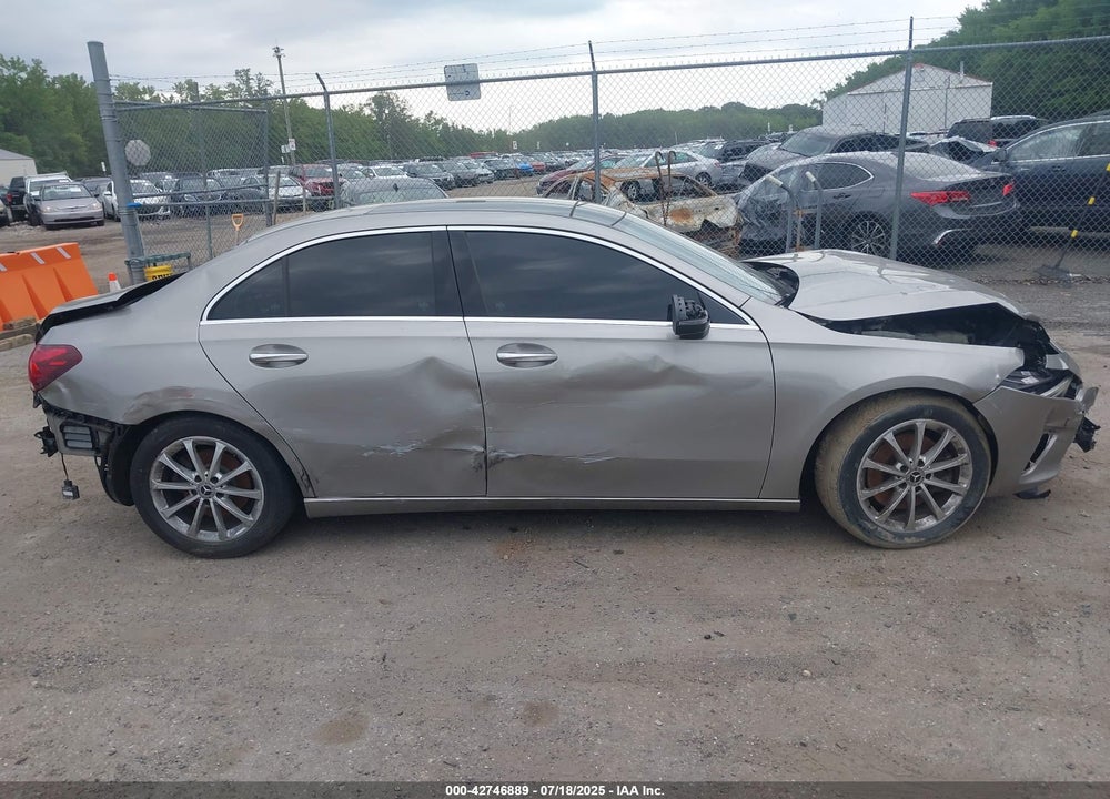 2019 MERCEDES-BENZ A 220 VIN: WDD3G4EB4KW020915
