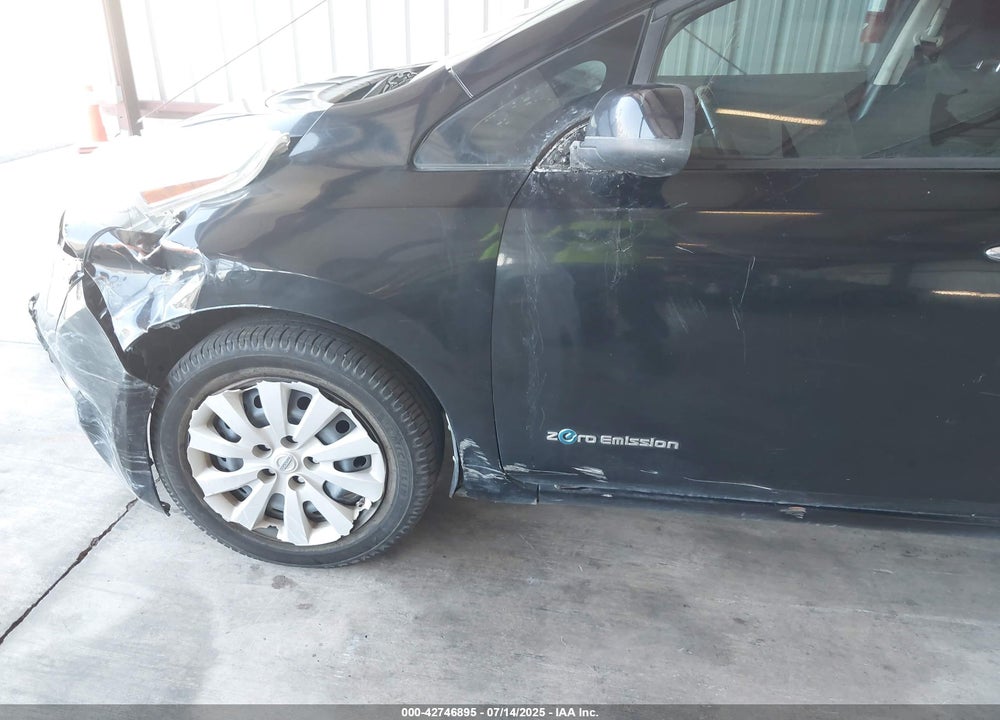 2015 NISSAN LEAF S VIN: 1N4AZ0CP8FC322529