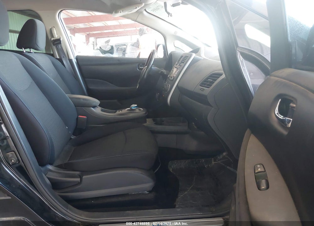 2015 NISSAN LEAF S VIN: 1N4AZ0CP8FC322529
