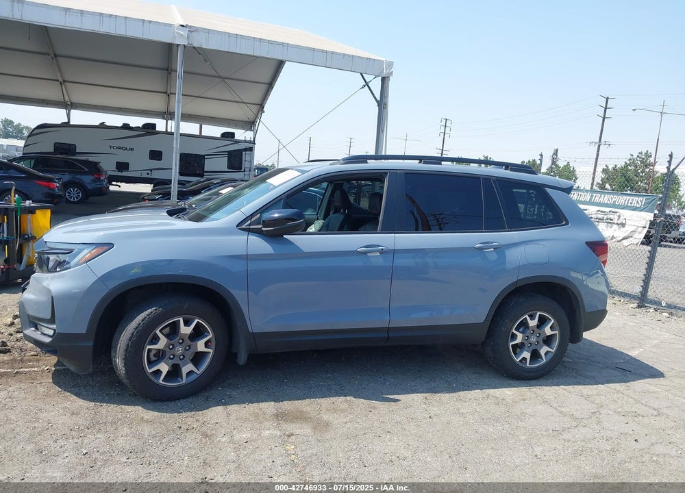 2022 HONDA PASSPORT AWD TRAILSPORT VIN: 5FNYF8H68NB026640