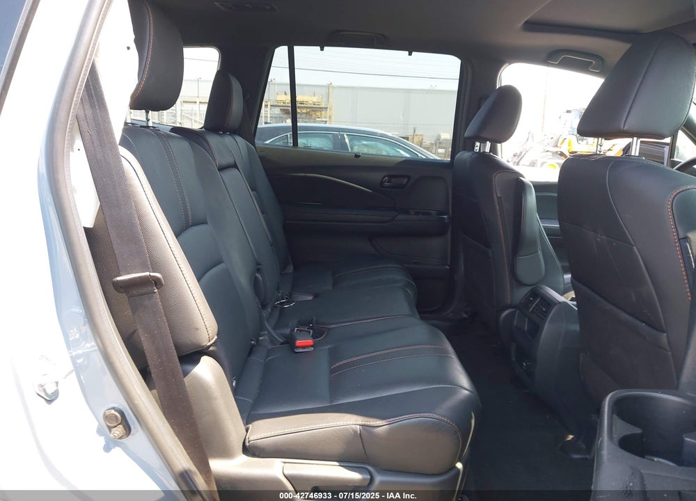 2022 HONDA PASSPORT AWD TRAILSPORT VIN: 5FNYF8H68NB026640
