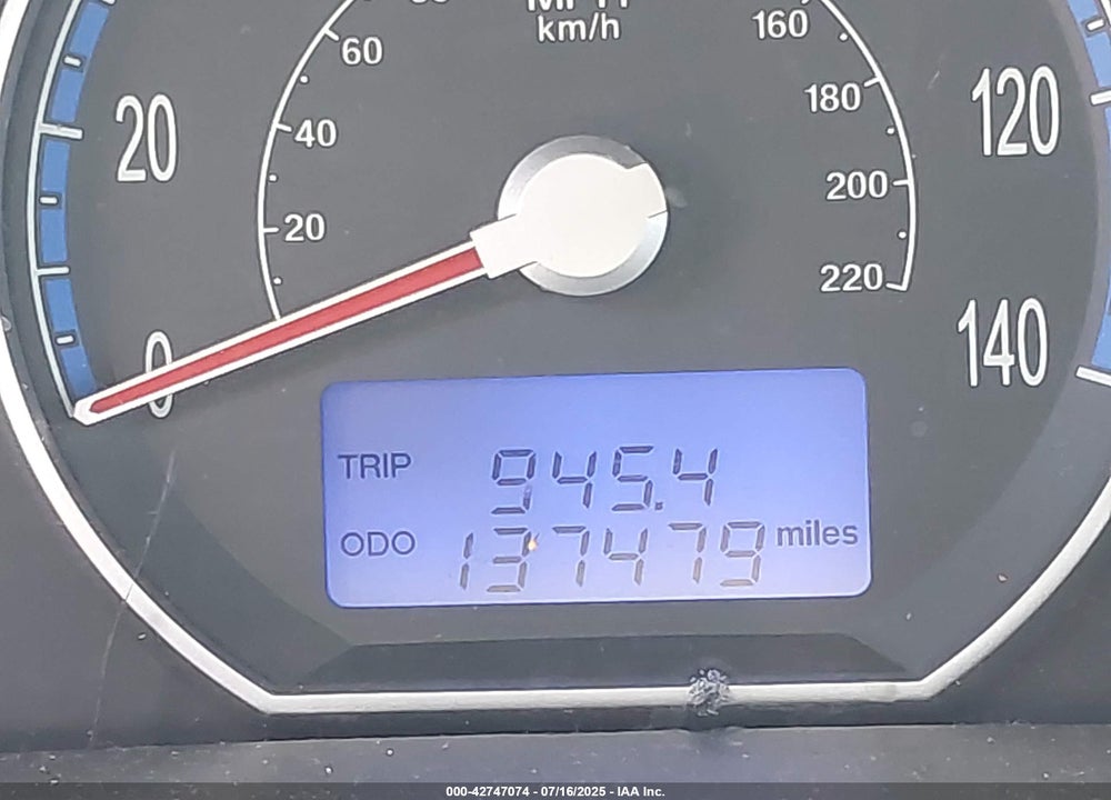 2008 HYUNDAI SANTA FE VIN: 5NMSH13E88H142476