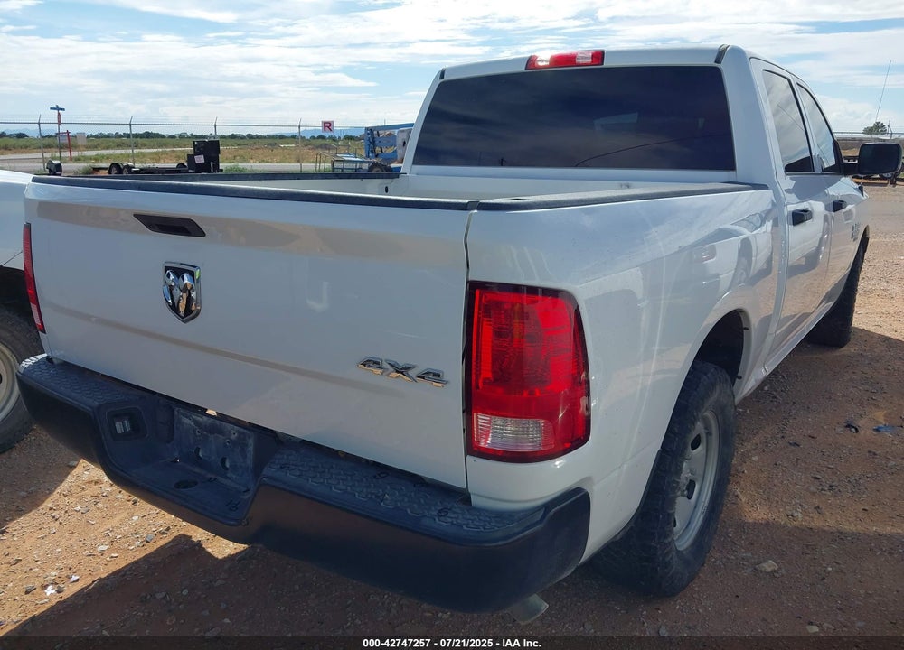 2022 RAM 1500 CLASSIC VIN: 3C6RR7KG8NG211490