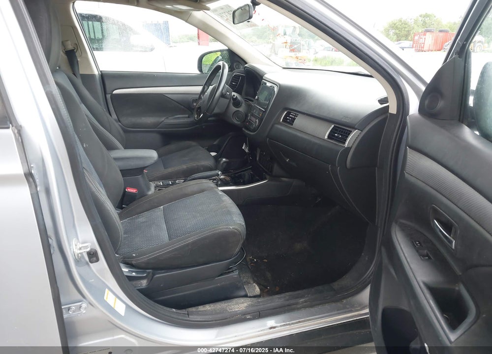 2017 MITSUBISHI OUTLANDER VIN: JA4AD3A33HZ024779