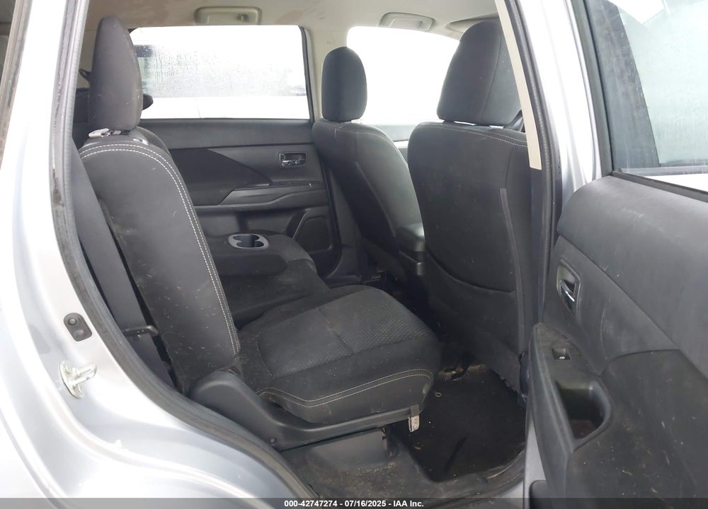 2017 MITSUBISHI OUTLANDER VIN: JA4AD3A33HZ024779
