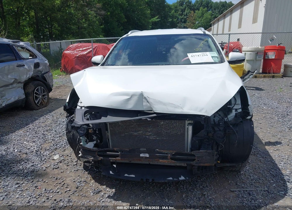2017 KIA SORENTO VIN: 5XYPHDA52HG321827