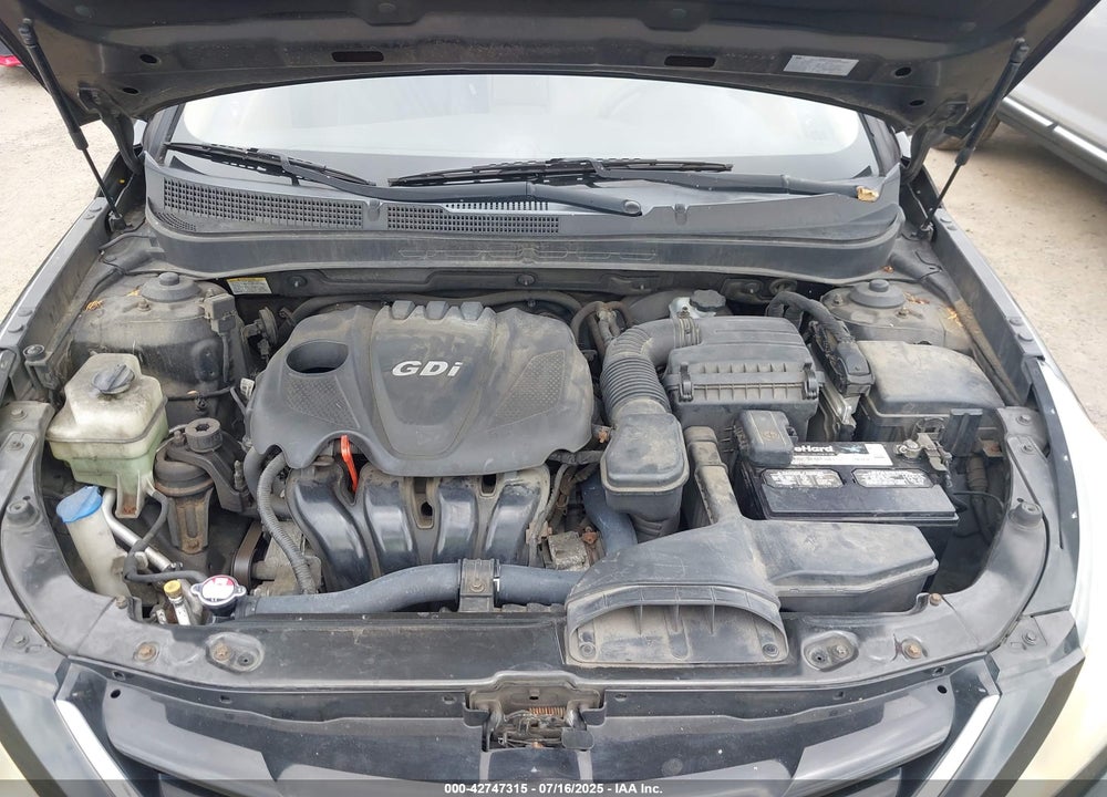 2011 HYUNDAI SONATA VIN: 5NPEB4AC3BH068122