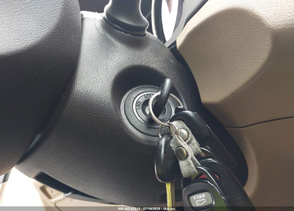 2011 HYUNDAI SONATA VIN: 5NPEB4AC3BH068122