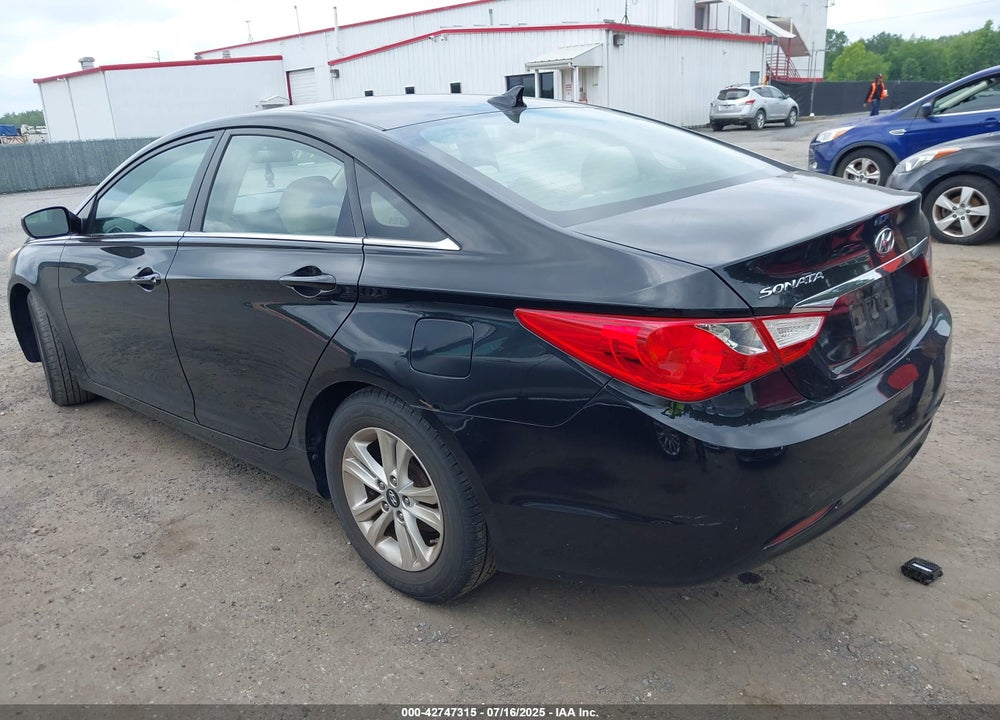 2011 HYUNDAI SONATA VIN: 5NPEB4AC3BH068122