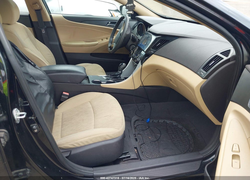2011 HYUNDAI SONATA VIN: 5NPEB4AC3BH068122