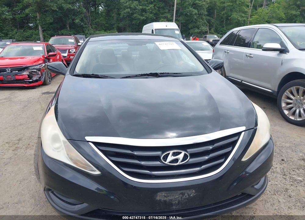 2011 HYUNDAI SONATA VIN: 5NPEB4AC3BH068122