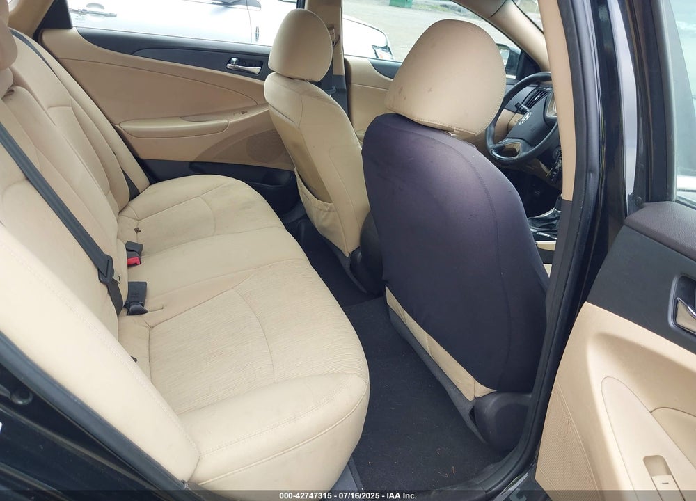 2011 HYUNDAI SONATA VIN: 5NPEB4AC3BH068122