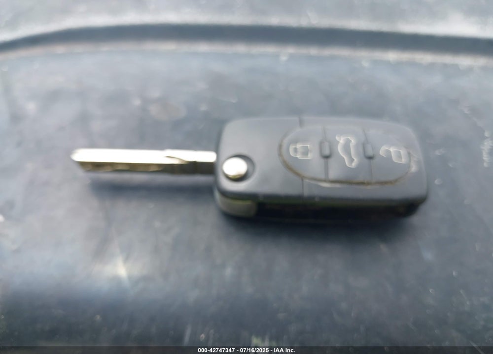 2000 VOLKSWAGEN NEW BEETLE GL VIN: 3VWBA21C0YM496613