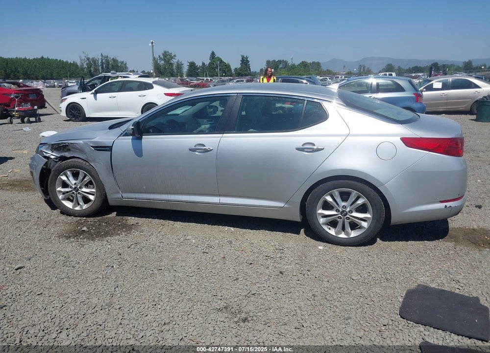2011 KIA OPTIMA EX VIN: KNAGN4A72B5072422