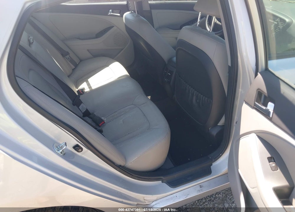 2011 KIA OPTIMA EX VIN: KNAGN4A72B5072422
