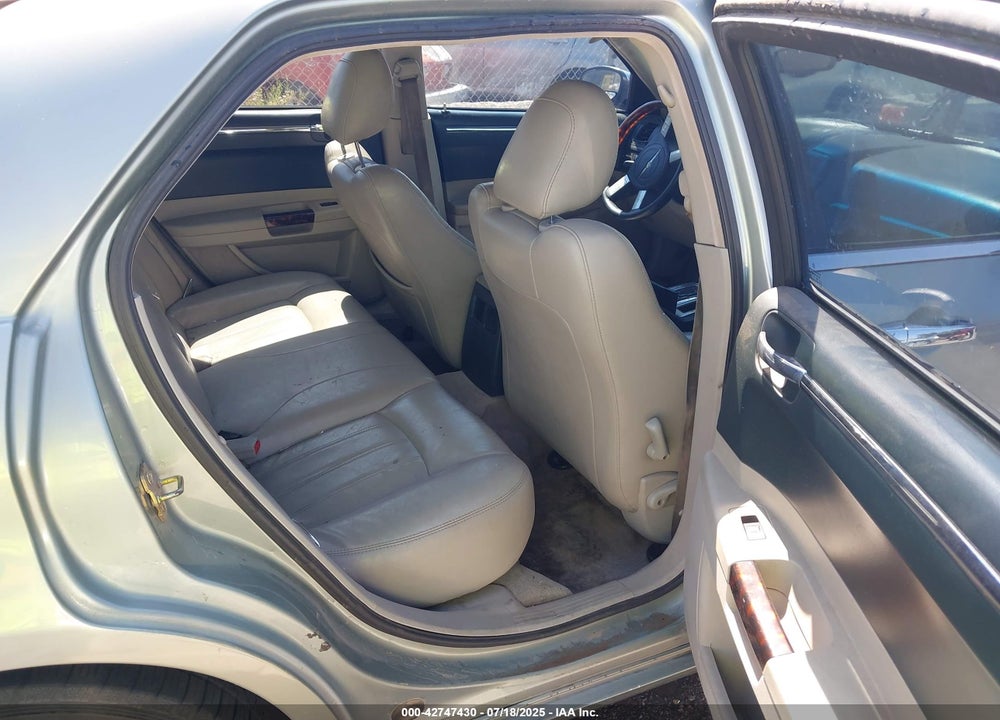 2005 CHRYSLER 300C VIN: 2C3JA63HX5H656820