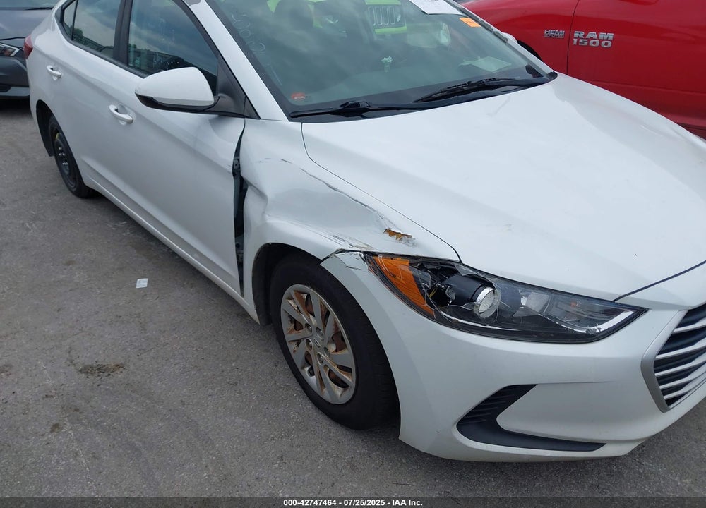 2018 HYUNDAI ELANTRA VIN: 5NPD74LF7JH265295