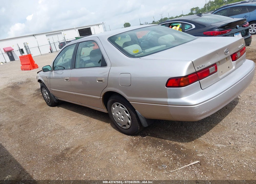 1999 TOYOTA CAMRY LE VIN: 4T1BG22K0XU425408