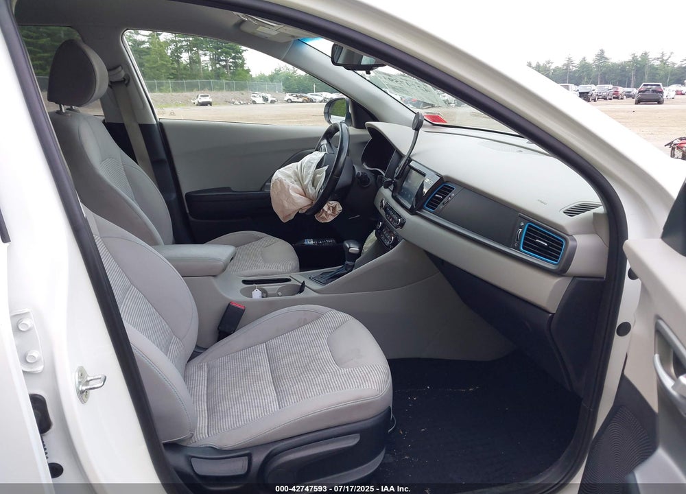2019 KIA NIRO PLUG-IN HYBRID LX VIN: KNDCM3LD7K5235308