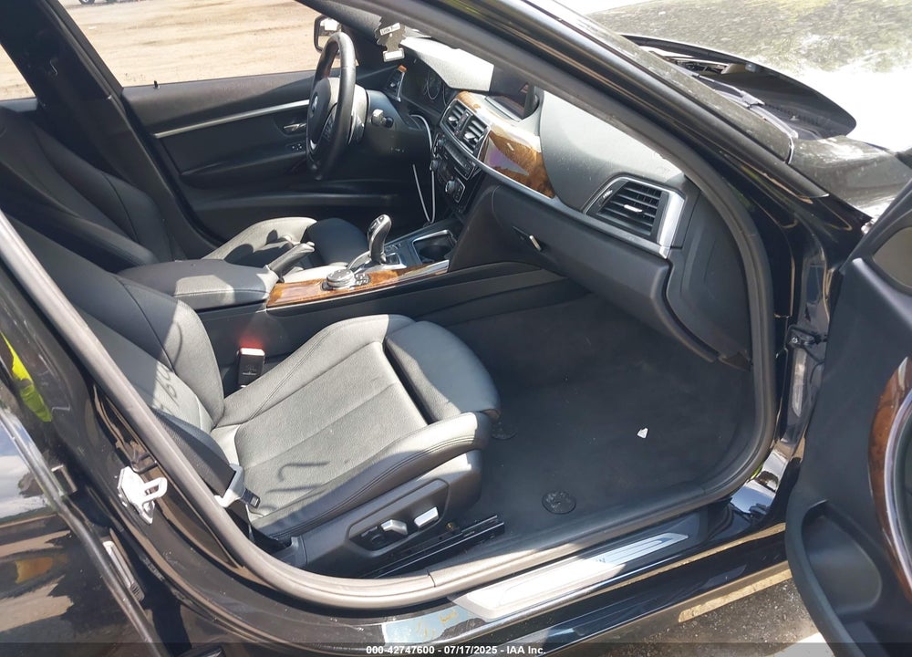 2016 BMW 3 SERIES VIN: WBA8E3G53GNT26327