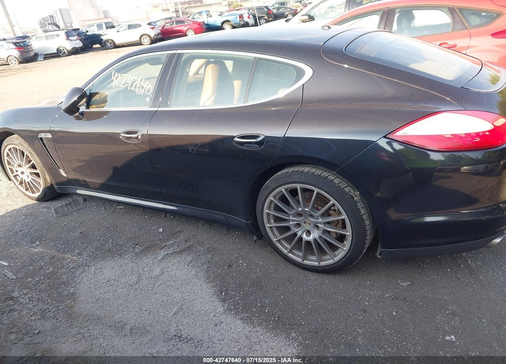 2013 PORSCHE PANAMERA VIN: WP0AB2A7XDL060670