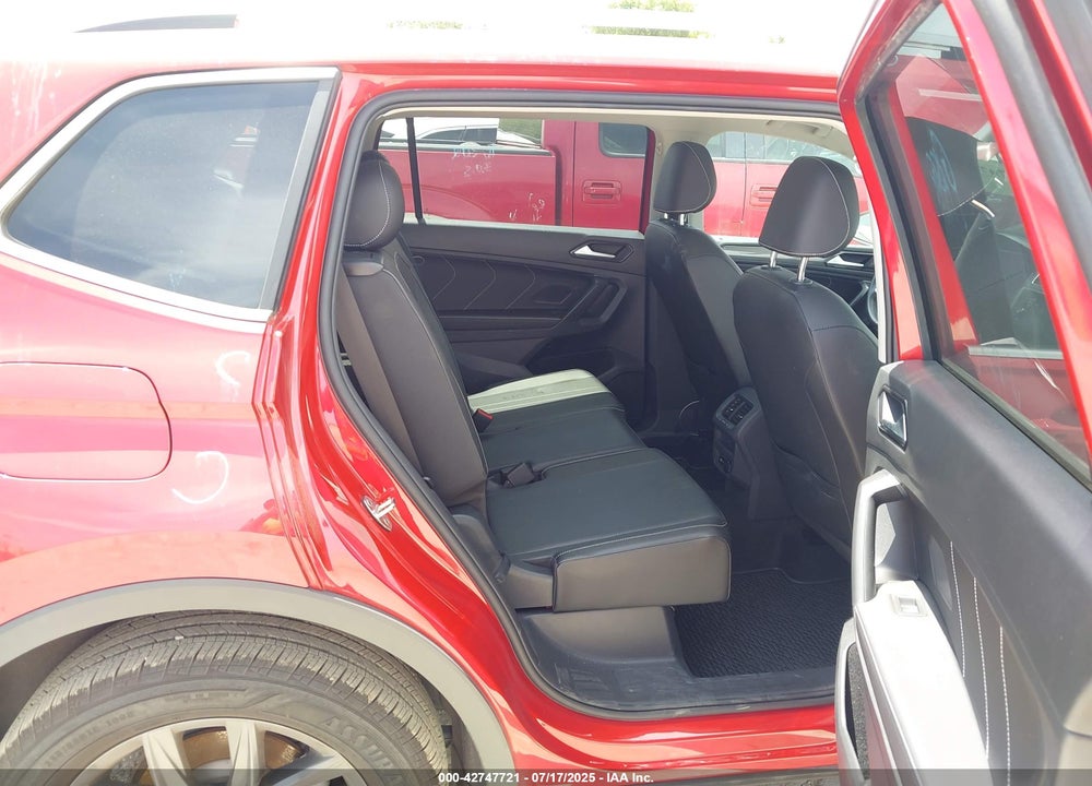 2022 VOLKSWAGEN TIGUAN VIN: 3VV3B7AX1NM135019