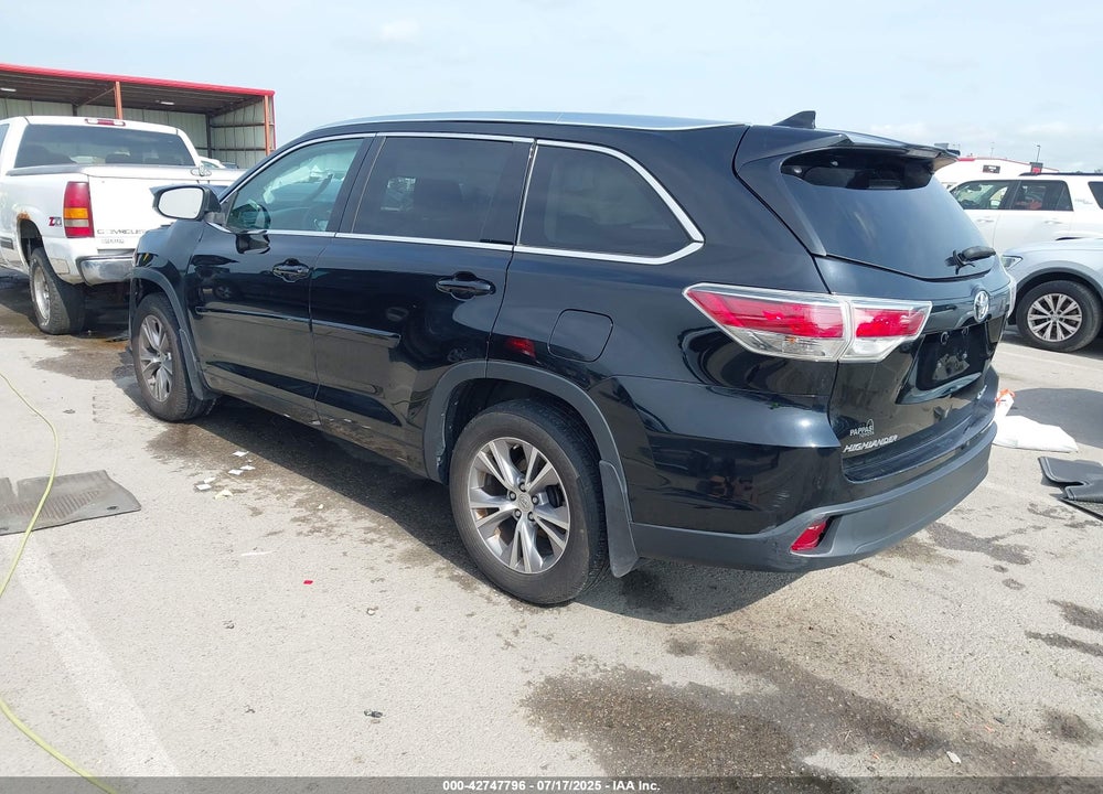 2015 TOYOTA HIGHLANDER VIN: 5TDJKRFH4FS111043