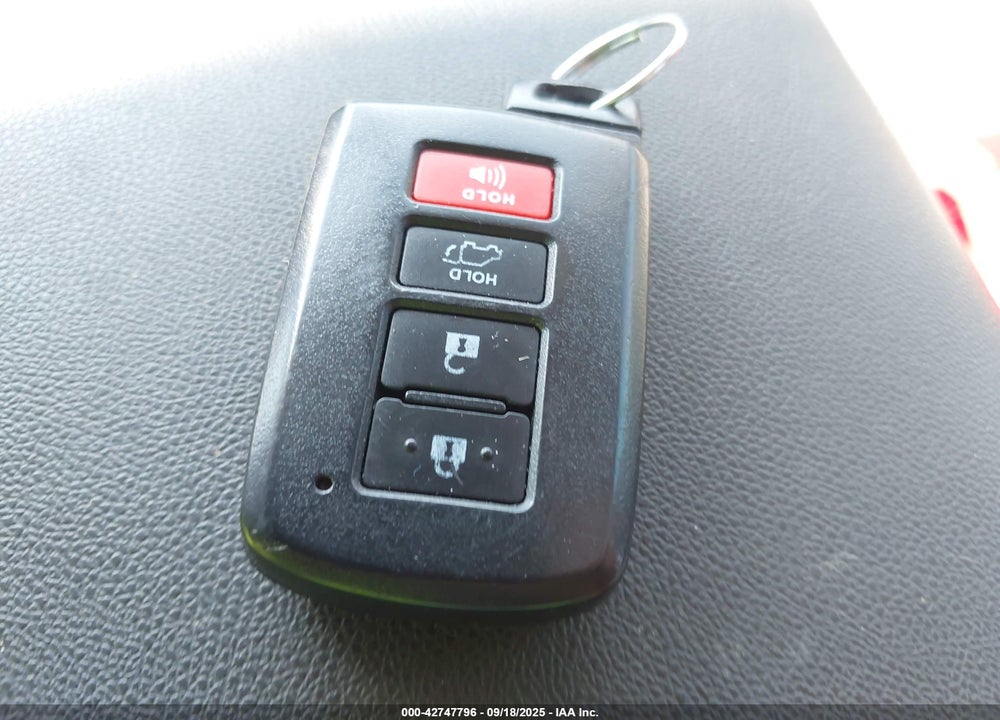 2015 TOYOTA HIGHLANDER VIN: 5TDJKRFH4FS111043