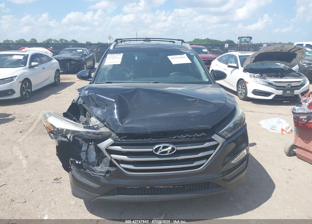 2017 HYUNDAI TUCSON VIN: KM8J33A40HU534565