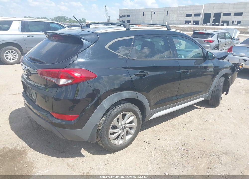 2017 HYUNDAI TUCSON VIN: KM8J33A40HU534565