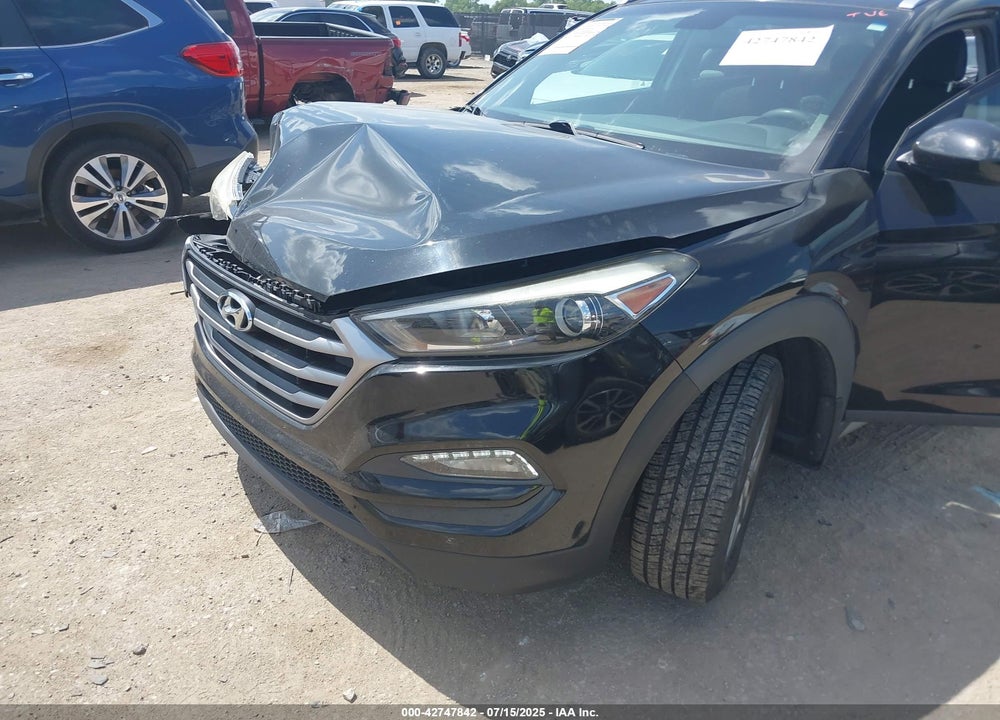 2017 HYUNDAI TUCSON VIN: KM8J33A40HU534565
