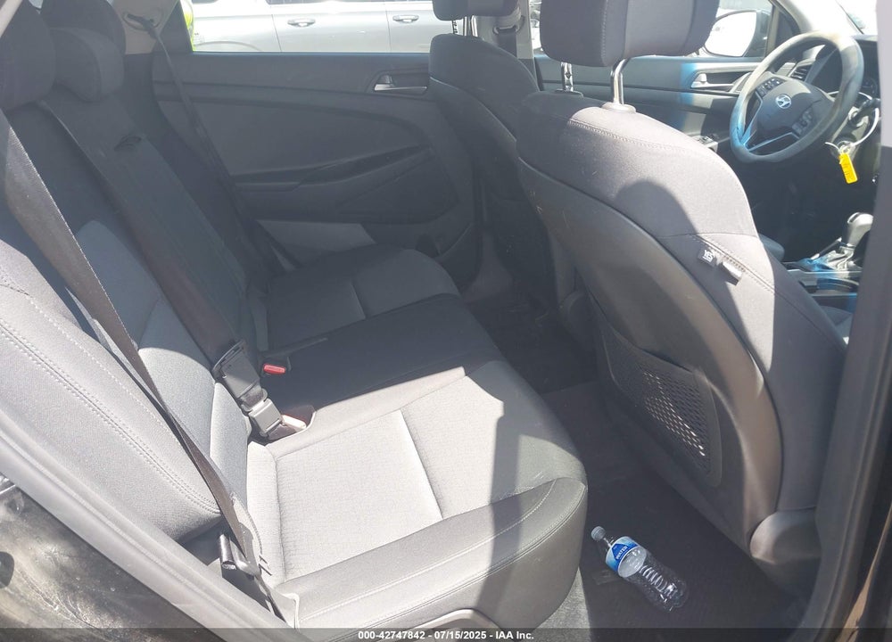2017 HYUNDAI TUCSON VIN: KM8J33A40HU534565