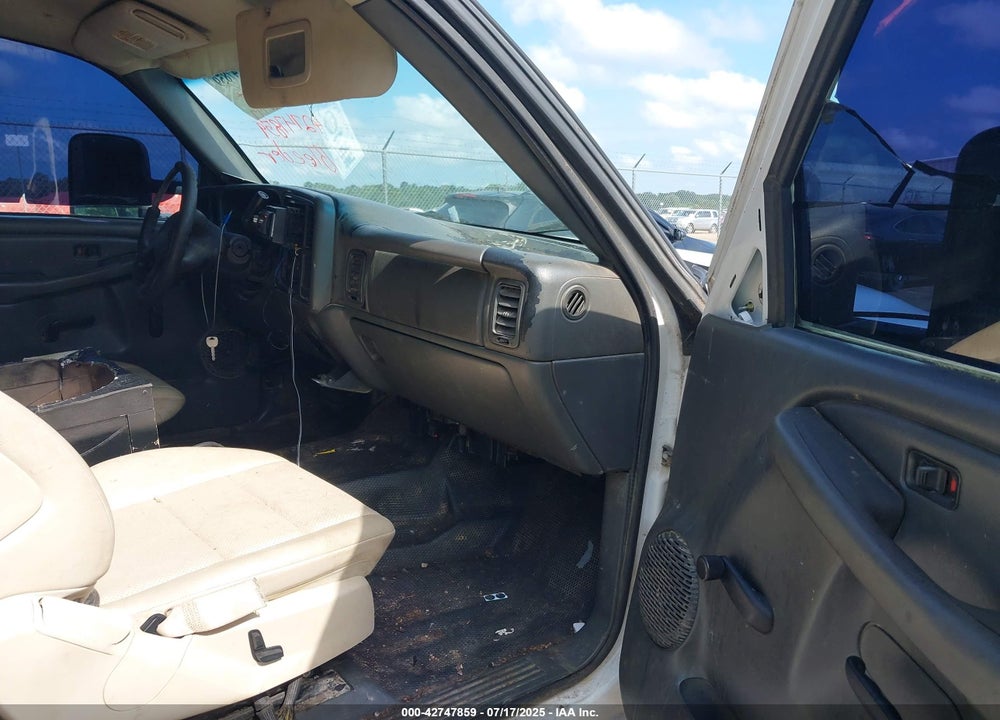 2004 GMC SIERRA 2500HD WORK TRUCK VIN: 1GTHC29U54E157768