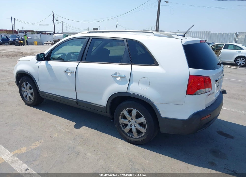 2013 KIA SORENTO VIN: 5XYKT3A61DG317094