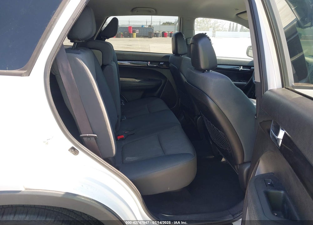 2013 KIA SORENTO VIN: 5XYKT3A61DG317094