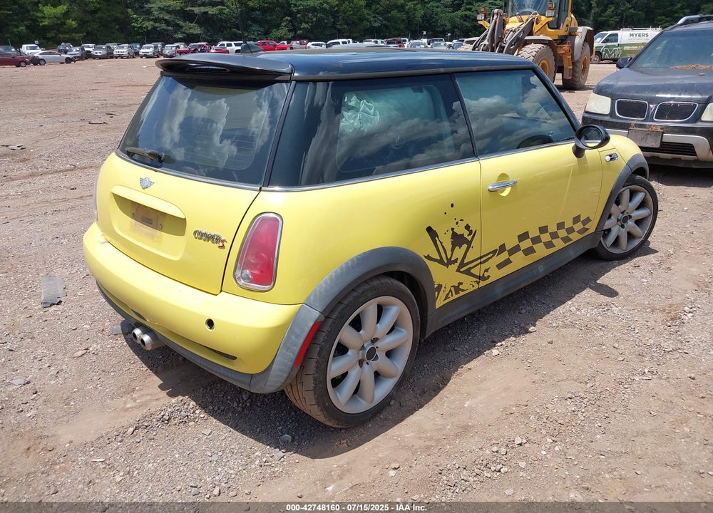 2005 MINI COOPER S VIN: WMWRE33545TL13508